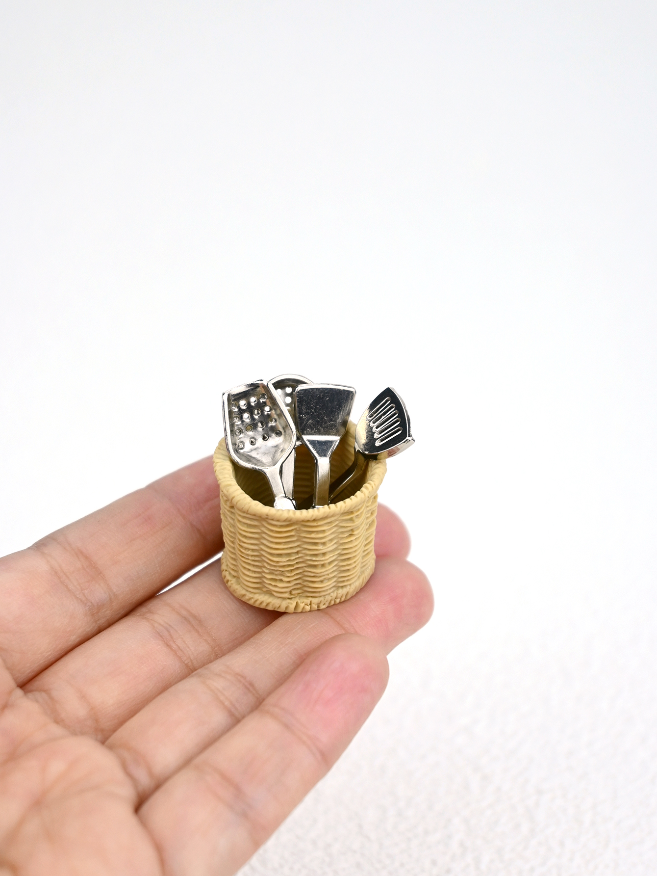 A Set of Four Miniature Kitche - Kitchen Appliances And Utensils avaliação e preço
